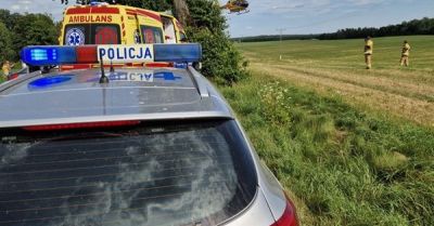 Policjanci pracowali na miejscu wypadku drogowego